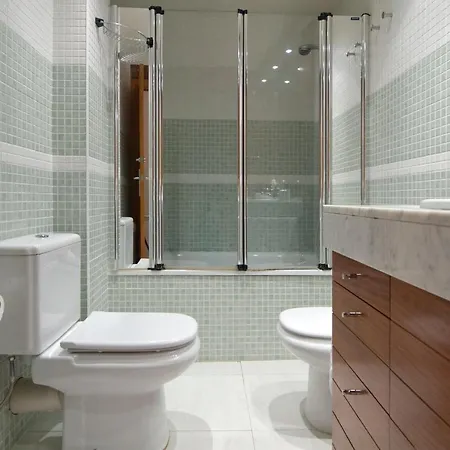 Joan Apartman *