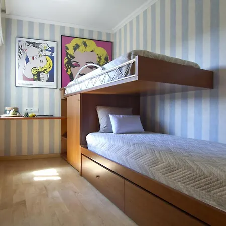 Joan Apartman *